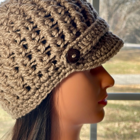 Women's Hand Crochet Newsboy Chunky Hat with wooden beads - ONE OF A KIND - NEW - Picture 5 of 9